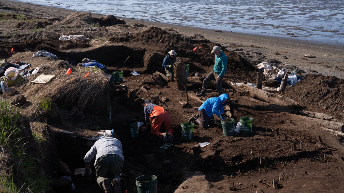 Une tempête en Alaska a dispersé des artefacts. Les archéologues se précipitent pour sauver ce qui reste