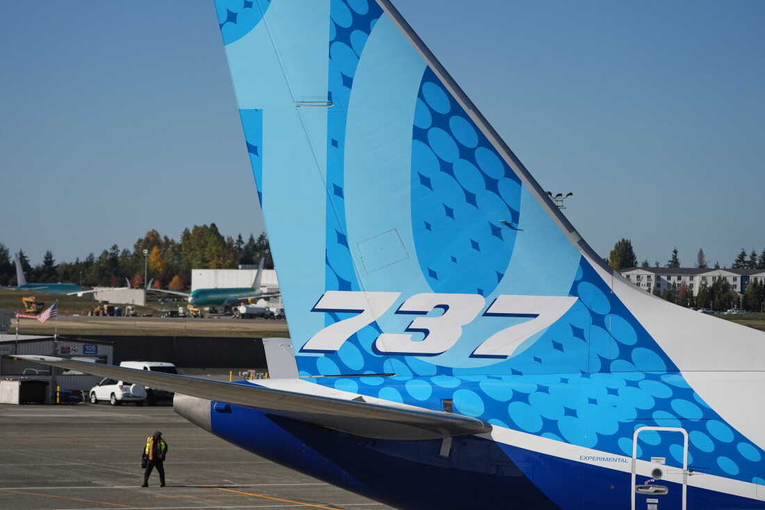 Un Boeing 737 Max 10 est aperçu le mardi 20 octobre 2026 à l'usine Boeing d'Everett, Washington.