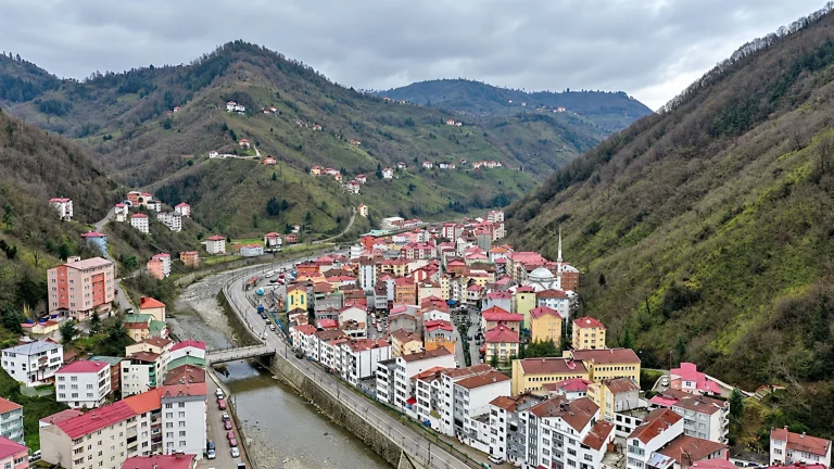 Il y a deux Yağlıderes en Amérique