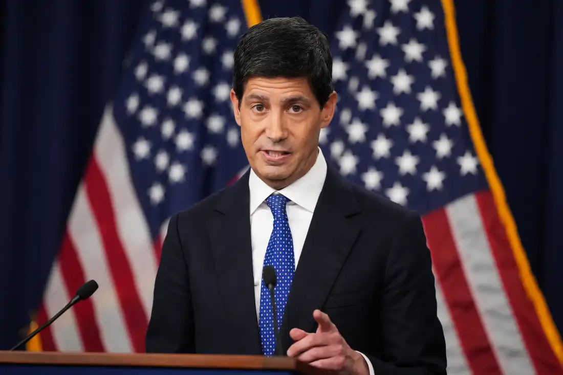 Le président de la Réserve fédérale, Kevin Warsh, et ses collègues ont voté mercredi en faveur du maintien de leur taux d'intérêt de référence. La banque centrale avait relevé ses taux en septembre, dans le but de freiner l'inflation persistante.