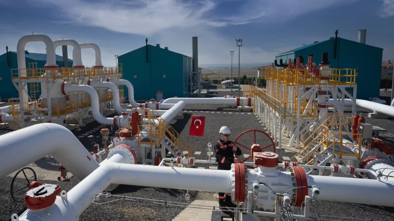 La longueur du transport de gaz naturel en Turquie était de 21 mille 30 kilomètres