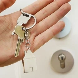 Les prix des logements continuent de baisser