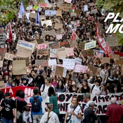 Les protestations françaises se heurtent à la réalité de l&rsquo;énorme dette de la France : Planet Money : NPR