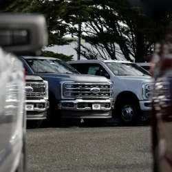 Les tarifs douaniers, le diesel et les puces informatiques font grimper les coûts pour les constructeurs automobiles