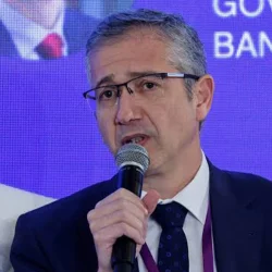 Président de la BRI : l’impact de la guerre en Iran sur l’inflation a été limité