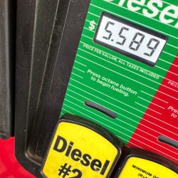 Récolte des pertes fiscales, sports universitaires et pourquoi le diesel coûte plus cher : Planet Money : NPR