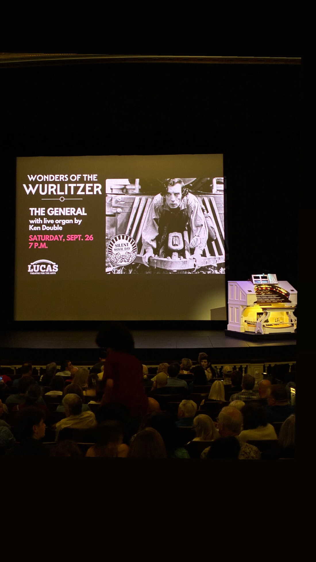 Le Wurlitzer lui-même sur scène au Théâtre Lucas.