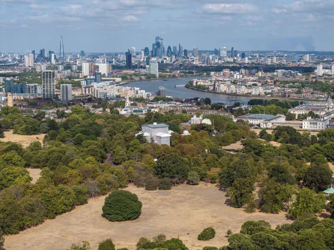 Herbe séchée à Greenwich Park, Londres, le 11 août, pendant l'été le plus chaud jamais enregistré au Royaume-Uni. Les deux tiers de l'Angleterre ont été frappés par la sécheresse, avec des restrictions d'eau affectant 27 millions de personnes.