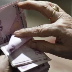 Voici le bulletin scolaire de 3,5 ans du retraité ; même si le salaire a augmenté, le pouvoir d’achat a diminué !